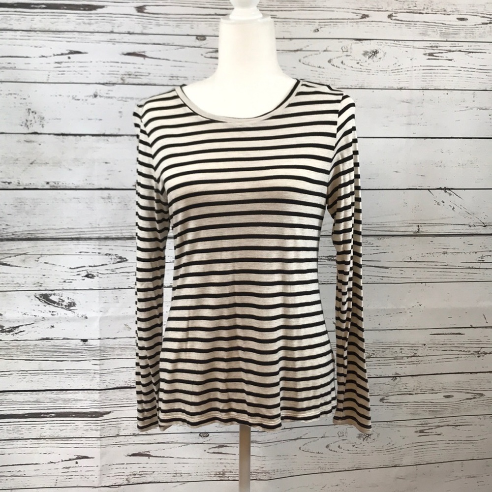 Apt 9- Crew neck striped tee size M